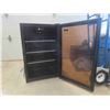 Image 3 : Magic Chef Bar Fridge with 3 Glass Shelves & Bronze Glass Door 