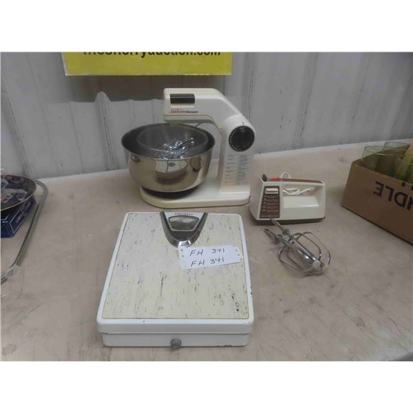Sunbeam Mixmaster with Beaters , 2 Bowls , GE Hand Mixer , Vintage Scale