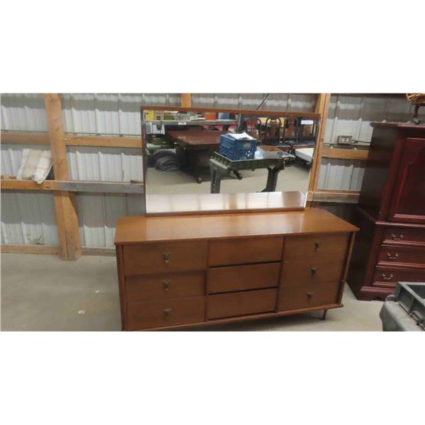 Dresser 31 1/2'' x 65'' x 18'' & Mirror 30'' x 50''