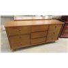 Image 2 : Dresser 31 1/2'' x 65'' x 18'' & Mirror 30'' x 50''