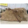 Image 4 : 8 Duck Decoys with Weights in Large Canvas Bag