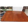 Image 3 : Walnut Antique Dining Room Table with Pop Up Leaf 30'' x 59'' x 41'' & 6 Chairs