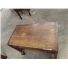 Image 3 : Oak Stand with Drawer 23'' x 24 1/2'' x 16 1/2'' 