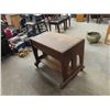 Image 5 : Oak Stand with Drawer 23'' x 24 1/2'' x 16 1/2'' 