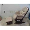 Image 7 : Glider Rocker with Matching Glider Foot Stool