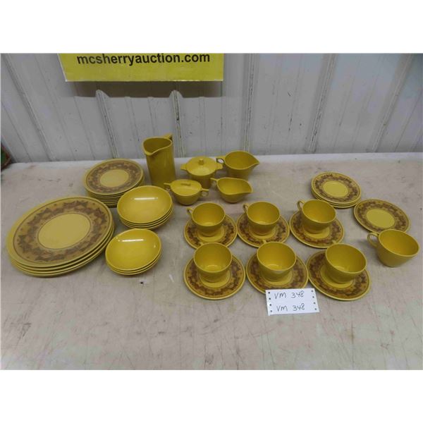 40+ Pieces of Melmac Dishes 