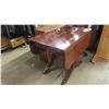 Image 2 : Drop Leaf Duncan Phyfe Table Extended Size 38'' x 50'' x 30'' - One Leg 