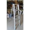 Image 2 : Aluminum Step Ladder 5'