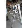 Image 3 : Aluminum Step Ladder 5'