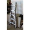 Image 2 : Mastercraft 300lbs Capacity Multi Ladder 