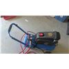 Image 3 : Mastercraft 1.5HP 8 Gallon Portable Air Compressor with Hose 
