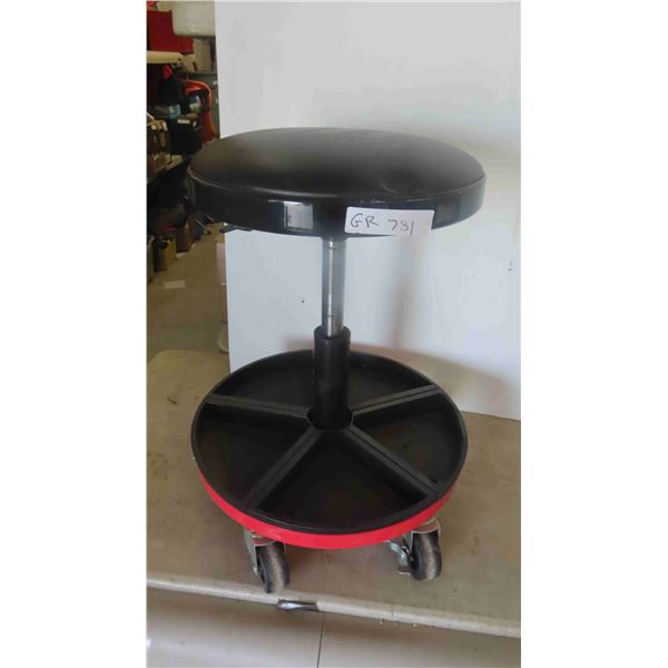 Motomaster Parts / Shop Rolling Stool with Parts Tray 