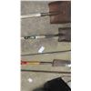 Image 4 : 3 Square Shovels , Fencing Bar, Shovel