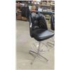 Image 2 : 3 Swivel Bar Stools 