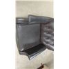 Image 3 : Leather / Leather-Style Reclining Chair 
