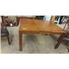 Image 2 : Dining Room Table 30'' x 54'' x 30'' , 14'' Leaf & 6 Chairs 