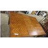 Image 3 : Dining Room Table 30'' x 54'' x 30'' , 14'' Leaf & 6 Chairs 