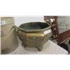 Image 4 : Medalta 3 Gallon Crock , Heavy Brass Planter