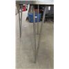 Image 3 : Chrome Leg Retro Table 29'' x 48'' x 30'' 