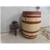 Image 1 : Wood Barrel & Vintage Lantern