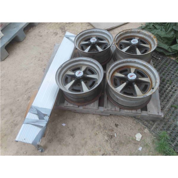 4 Pontiac Rims - 15 x 7 & Set Of Runniing Boards