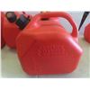 Image 5 : 6 Plastic Gas Containers