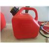 Image 6 : 6 Plastic Gas Containers