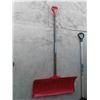 Image 3 : 3 Snow Shovels