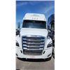 Image 2 : REPO:2023 FREIGHTLINER CASCADIA 126" SLEEPERCAB