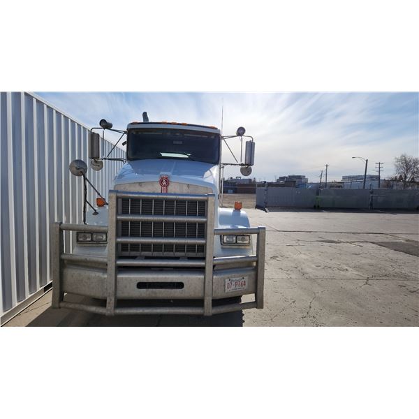 REPO:2012 KENWORTH T800 6X4 TRUCK TRACTOR