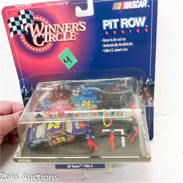 Winners Circle | Nascar | Jeff Gordon Pullin In Die Cast Car