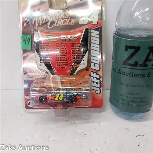 Nascar Pinty | 2008 Schedule | Jeff Gordon | 1:64 Scale