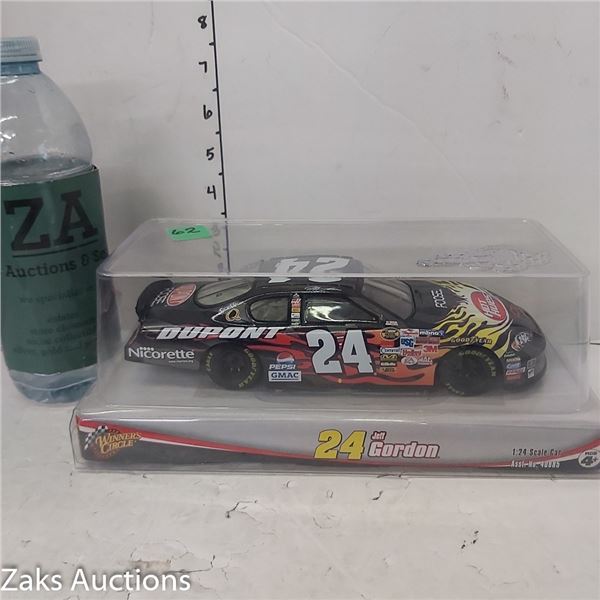 1:24 scale | Jeff Gordon | Die Cast Car