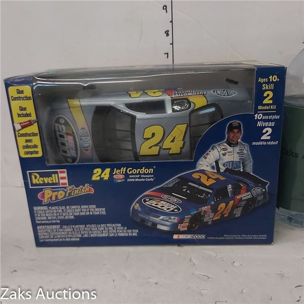 Revell | Pro Finish | 24 Jeff Gordon | Sill 2 Model Kit | New | 2000 Monte Carlo