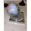 Image 4 : Estate | Lot of 3 Globes