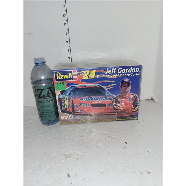 New | Revell | Jeff Gordon 24 | Du Pont 2004 Monte Carlo | Model Kit | 1:24 | Skill 3