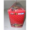 Image 5 : 1:64 | Winners Circle | Jeff Gordon | Trailer