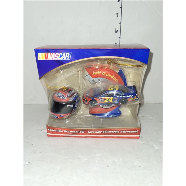 Collectible Ornament | Jeff Gordon | Car & Helmet