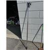 Image 1 : Telescoping pole