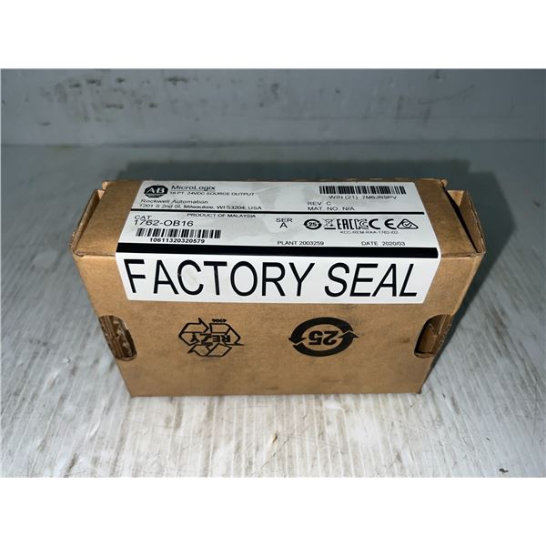 Allen-Bradley #1762-OB16 16 PT 24VDC Source Output