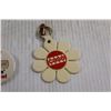 Image 3 : 1978 Texaco Pin, Case Flower Keychain