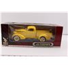 Image 2 : 1:18 Scale Die Cast "Road Signature: 1937 Studebaker Coupe Express Pick Up" Deluxe Edition