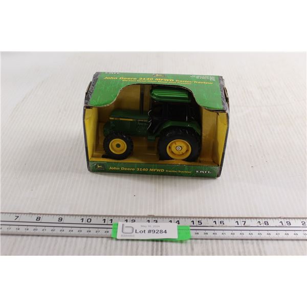 John Deere 1/32 3140 MFWD Toy Tractor - In Box