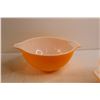 Image 6 : (2) Pyrex Sunflower Daisy Nesting Cinderella Mixing Bowls, (2) Yellow/Orange Pyrex Bowls