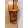 Image 6 : *Side Table with Lamp