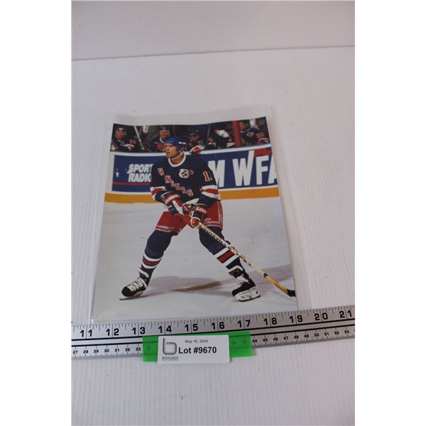 Mark Messier Picture - Unauthenticated