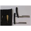 Image 3 : (9) Antique Shaving Razors in Leather Holder