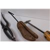 Image 3 : (3) Vintage Cobbler Tools