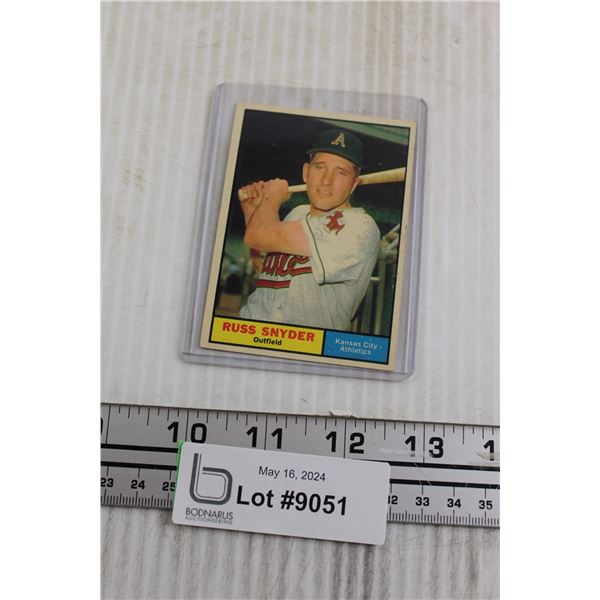 1961 Topps Russ Snyder Card