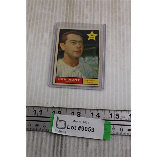 1961 Topps Ken Hunt Rookie Card